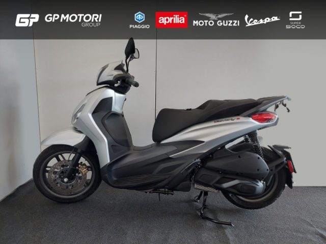 PIAGGIO Beverly 300 i.e. S e DEEP BLACK Immagine 0