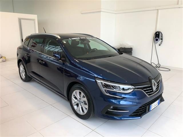 RENAULT Megane Sporter 1.6 E-TECH Plug-in Hybrid Business Immagine 2