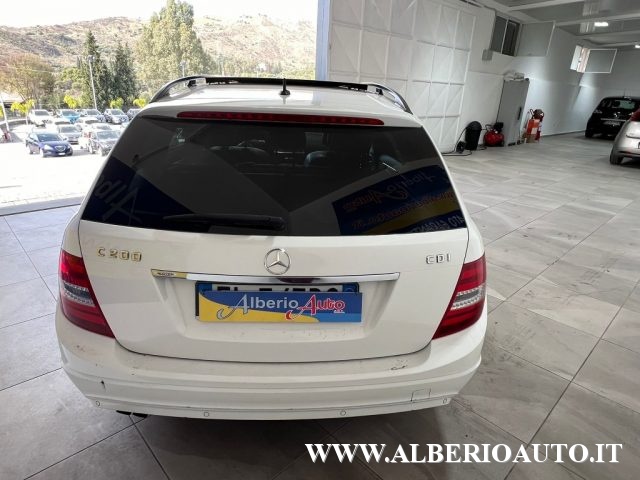 MERCEDES-BENZ C 200 CDI S.W. BlueEFFICIENCY Avantgarde TETTO APRIBILE Immagine 4