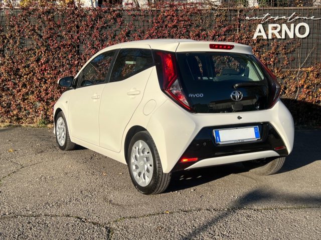 TOYOTA Aygo 1.0 VVT-i 72 CV 5 porte x-fun MMT CAMBIO AUTOMATIC Immagine 4