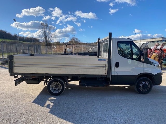 IVECO 35C14N  ANNO 2014 EURO VI  KM 284570 CON CASSONE Immagine 0