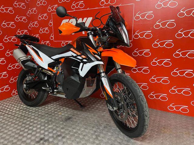 KTM 890 Adventure R Immagine 1