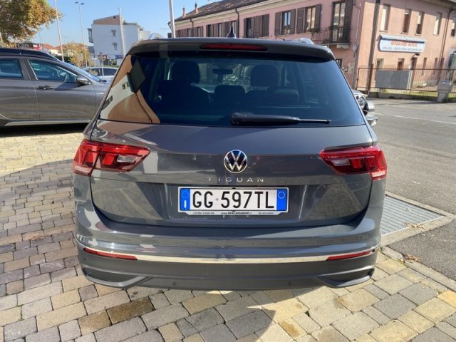 VOLKSWAGEN Tiguan 2.0 TDI 150 CV SCR DSG Life  LED-APP CONN.-ACC-18" Immagine 3