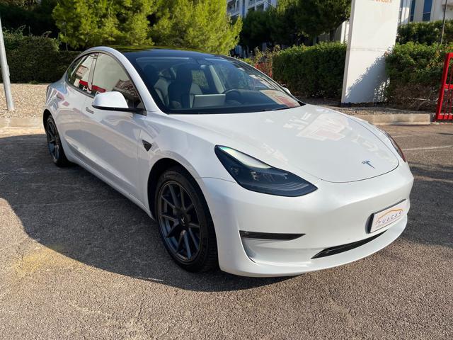 TESLA Model 3 -- Long Range Immagine 1