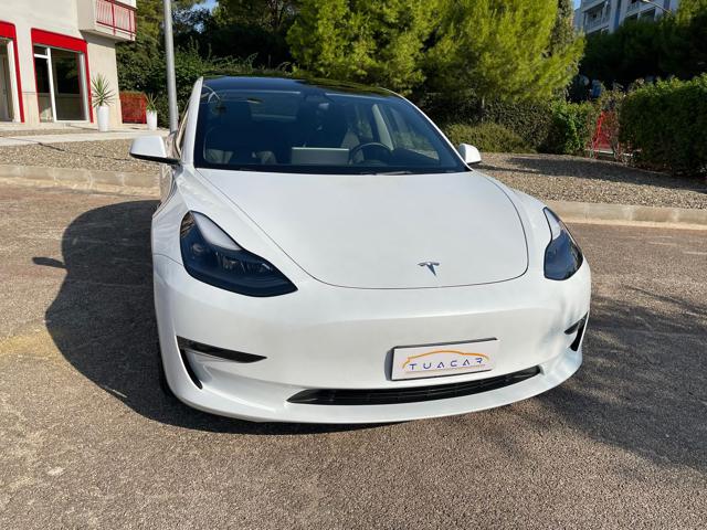 TESLA Model 3 -- Long Range Immagine 2