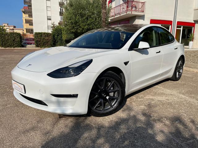 TESLA Model 3 -- Long Range Immagine 4