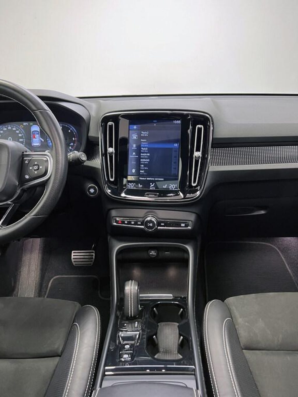 VOLVO XC40 D4 R-design AWD - 9