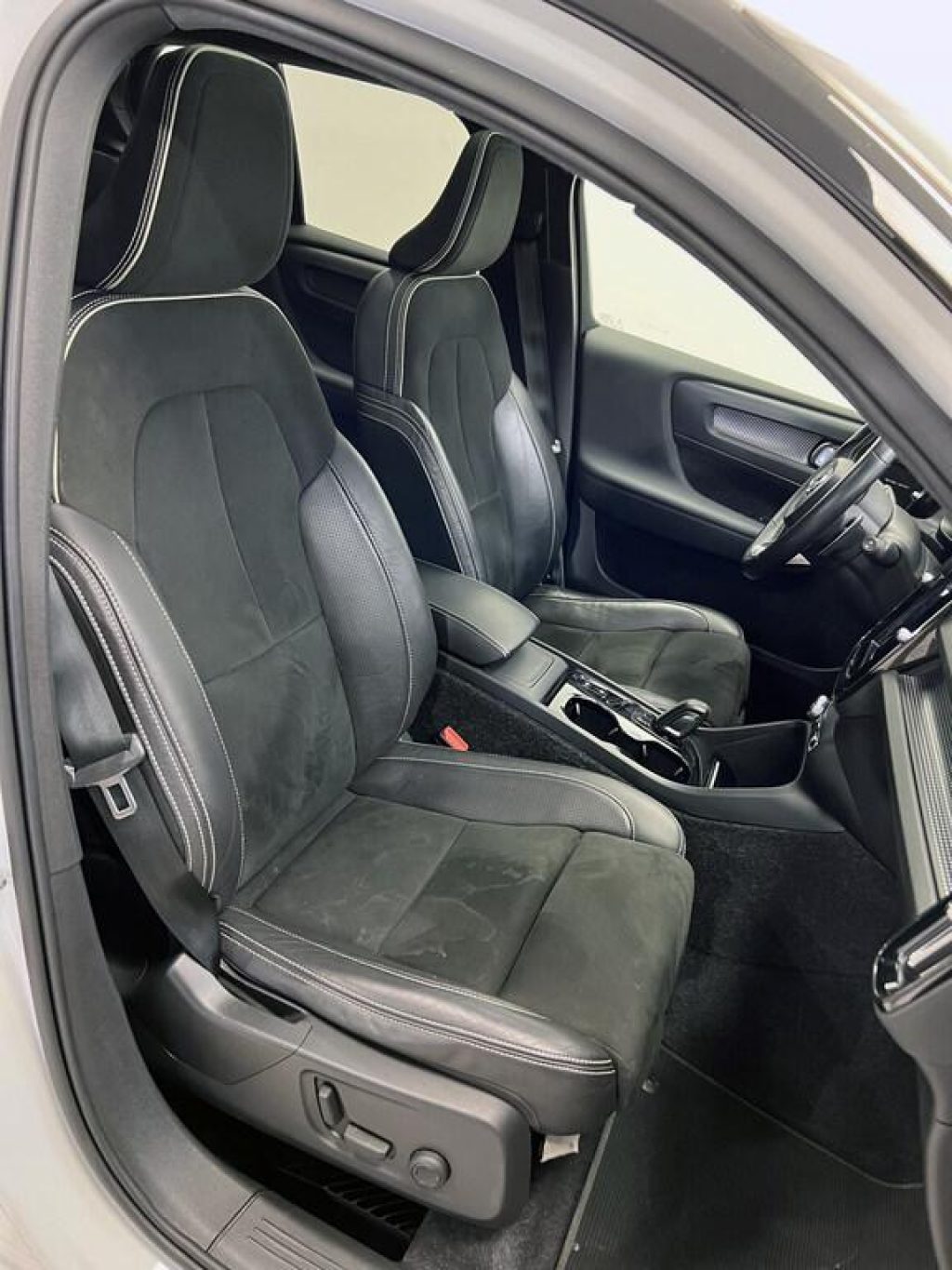 VOLVO XC40 D4 R-design AWD - 12
