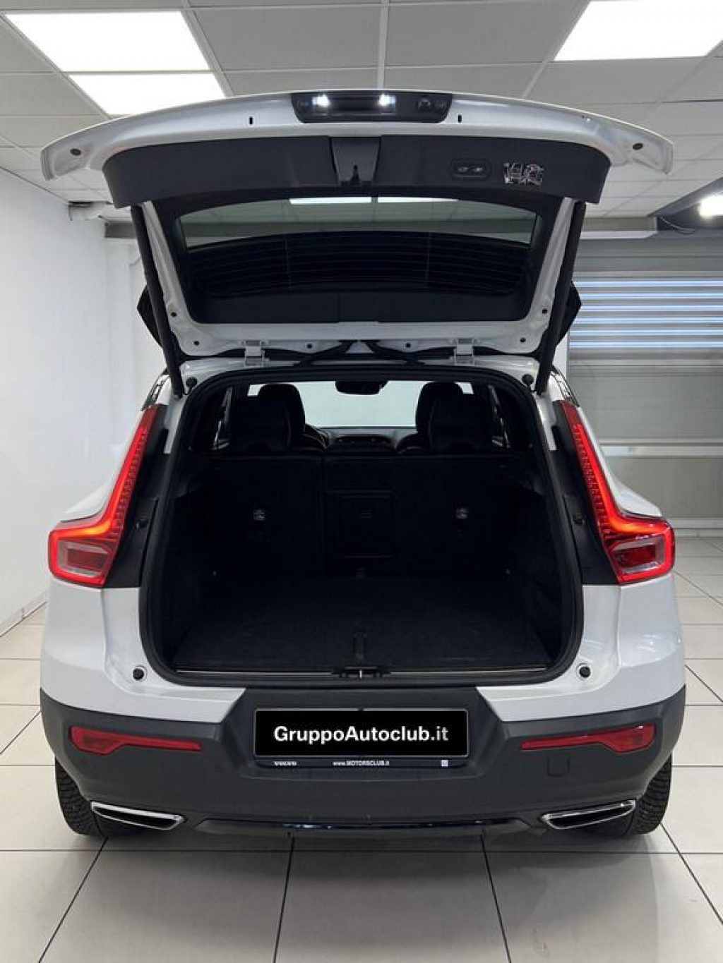 VOLVO XC40 D4 R-design AWD - 14