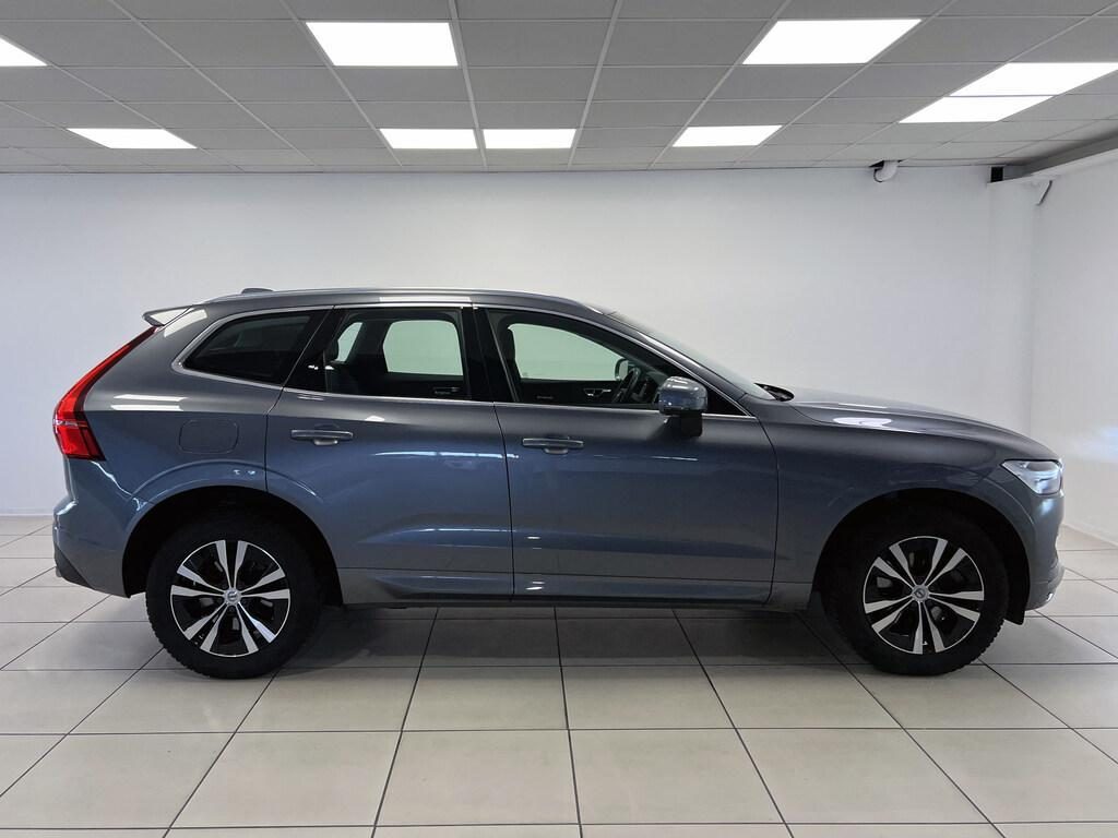 VOLVO XC60 B4 (d) Geartronic Momentum Pro - 4