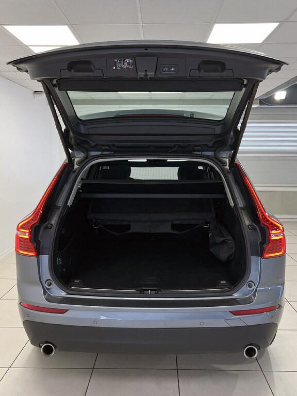 VOLVO XC60 B4 (d) Geartronic Momentum Pro - 13