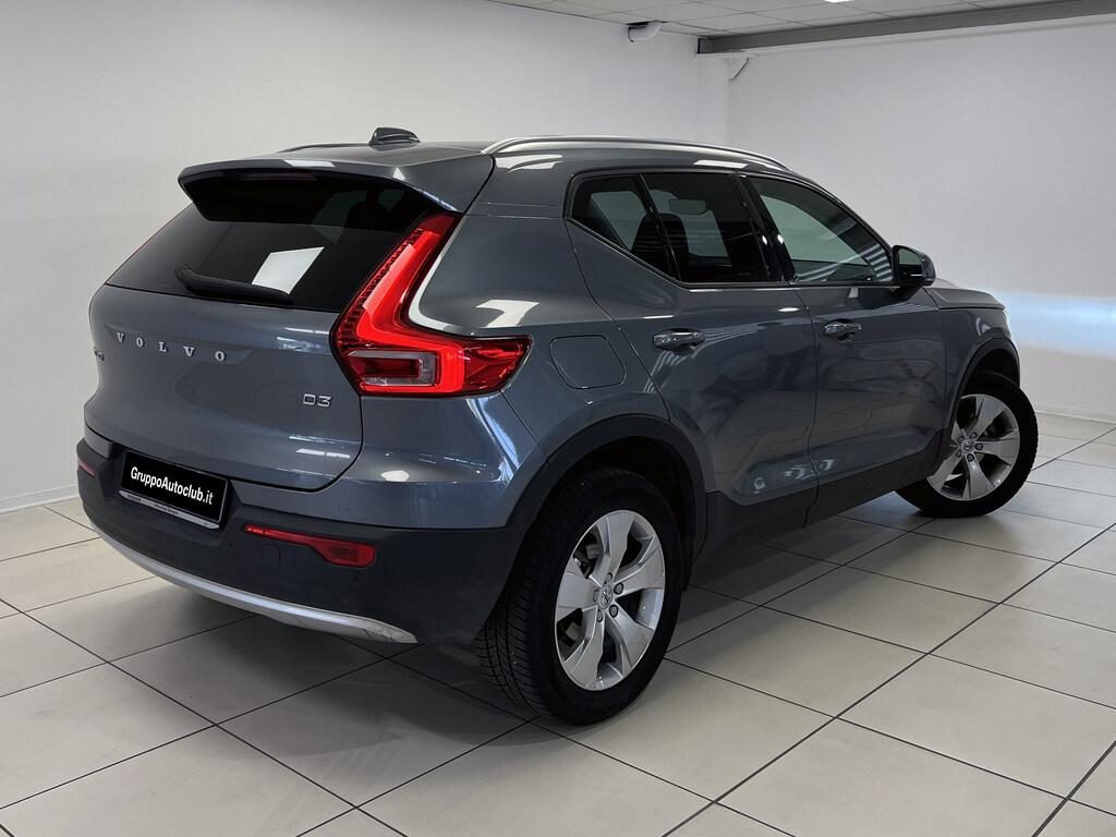 VOLVO XC40 D3 Momentum - 2
