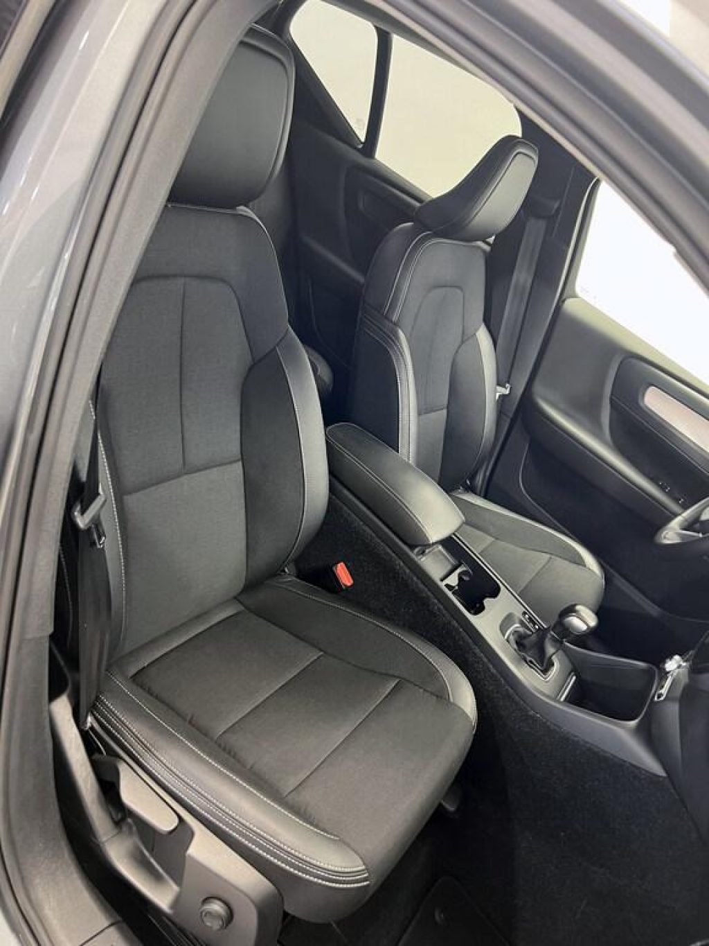 VOLVO XC40 D3 Momentum - 11