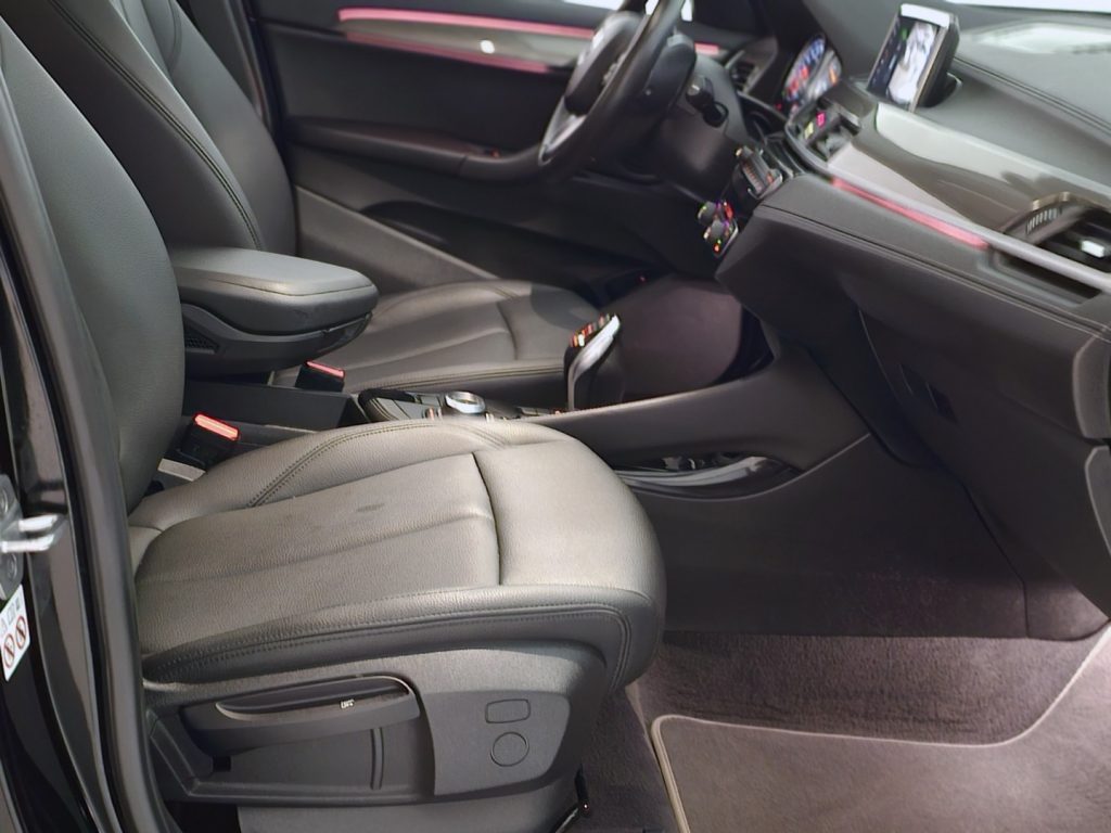 BMW X1 sDrive18d xLine - 19