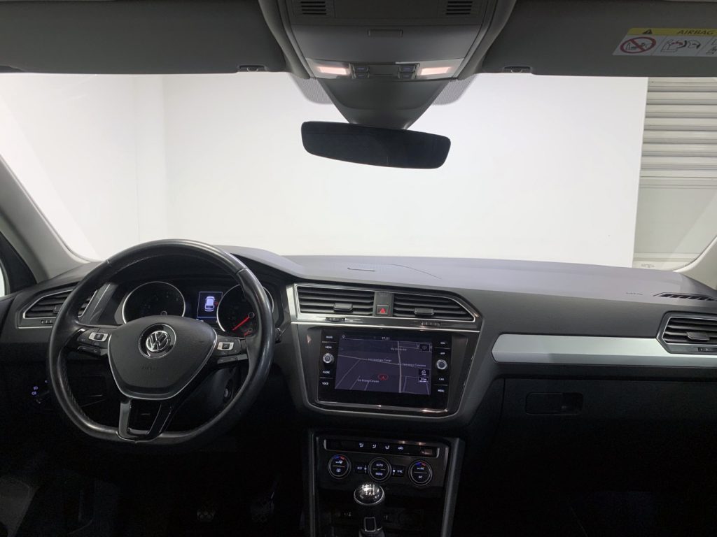 VOLKSWAGEN Tiguan TSI Business BlueMotion Technology - 24