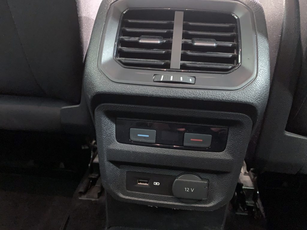 VOLKSWAGEN Tiguan TSI Business BlueMotion Technology - 25