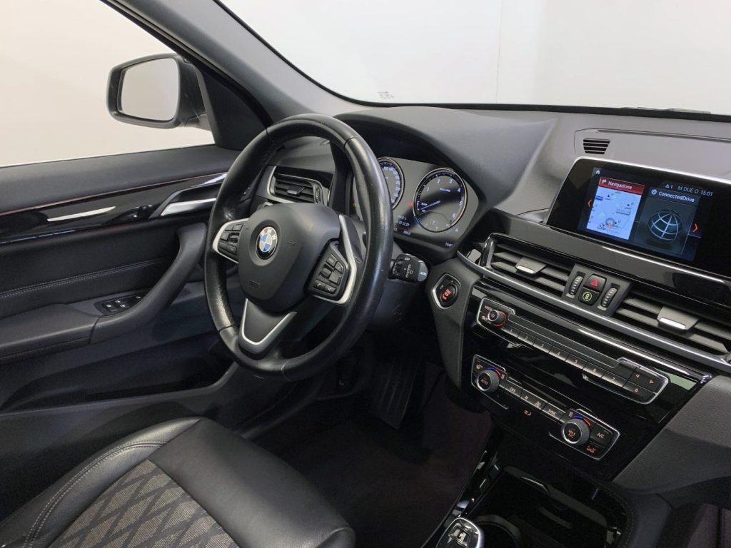 BMW X1 sDrive18d xLine - 24