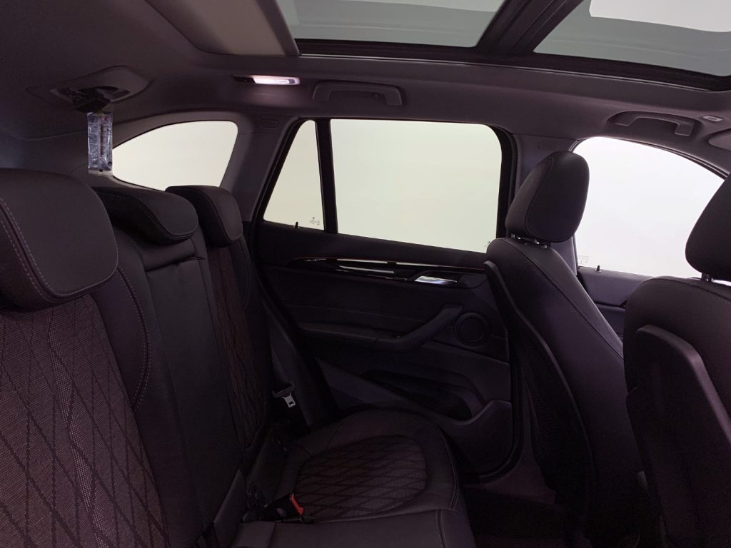 BMW X1 sDrive18d xLine - 27