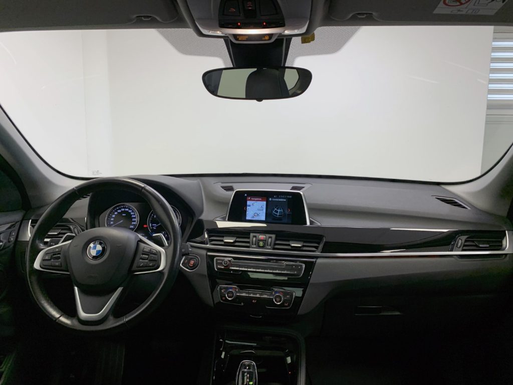 BMW X1 sDrive18d xLine - 28
