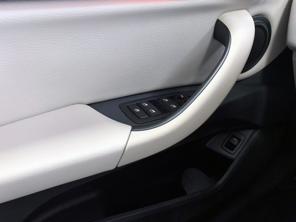 BMW X1 xDrive18d xLine - 17