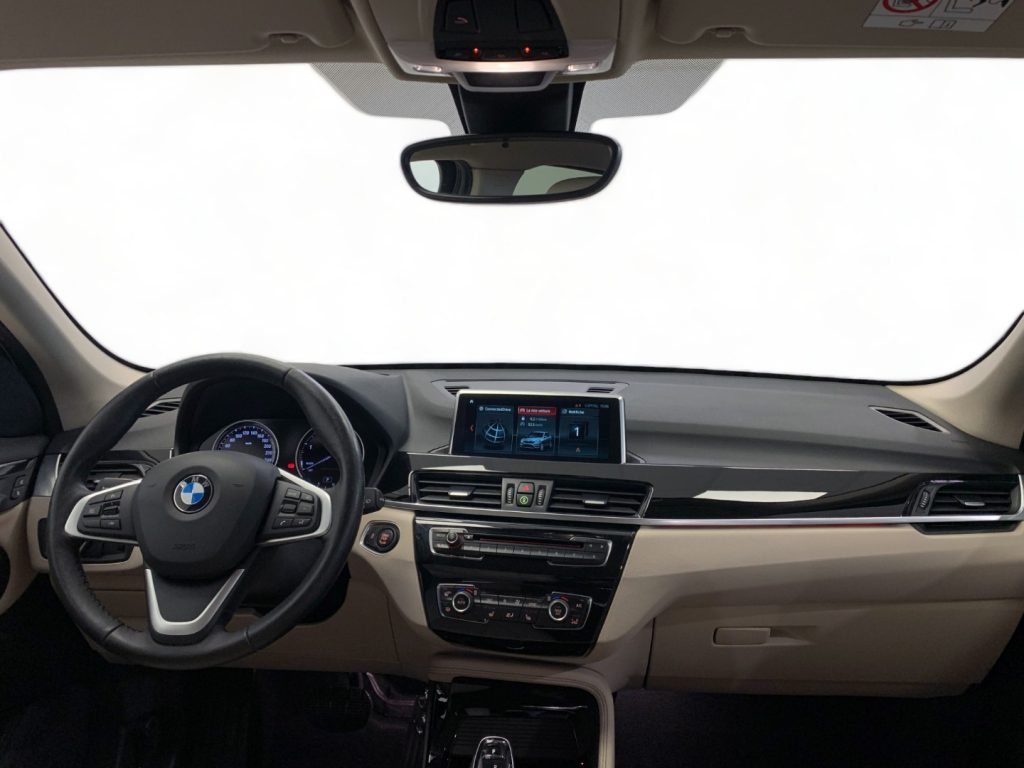 BMW X1 xDrive18d xLine - 24