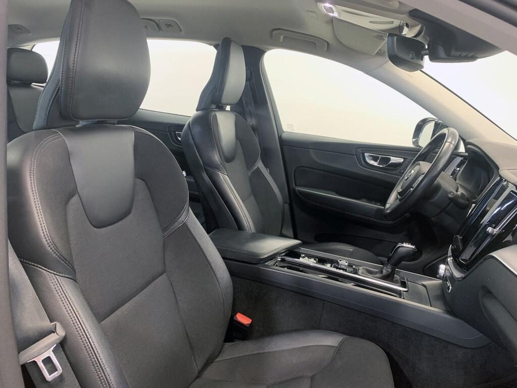 VOLVO XC60 D4 Momentum - 11