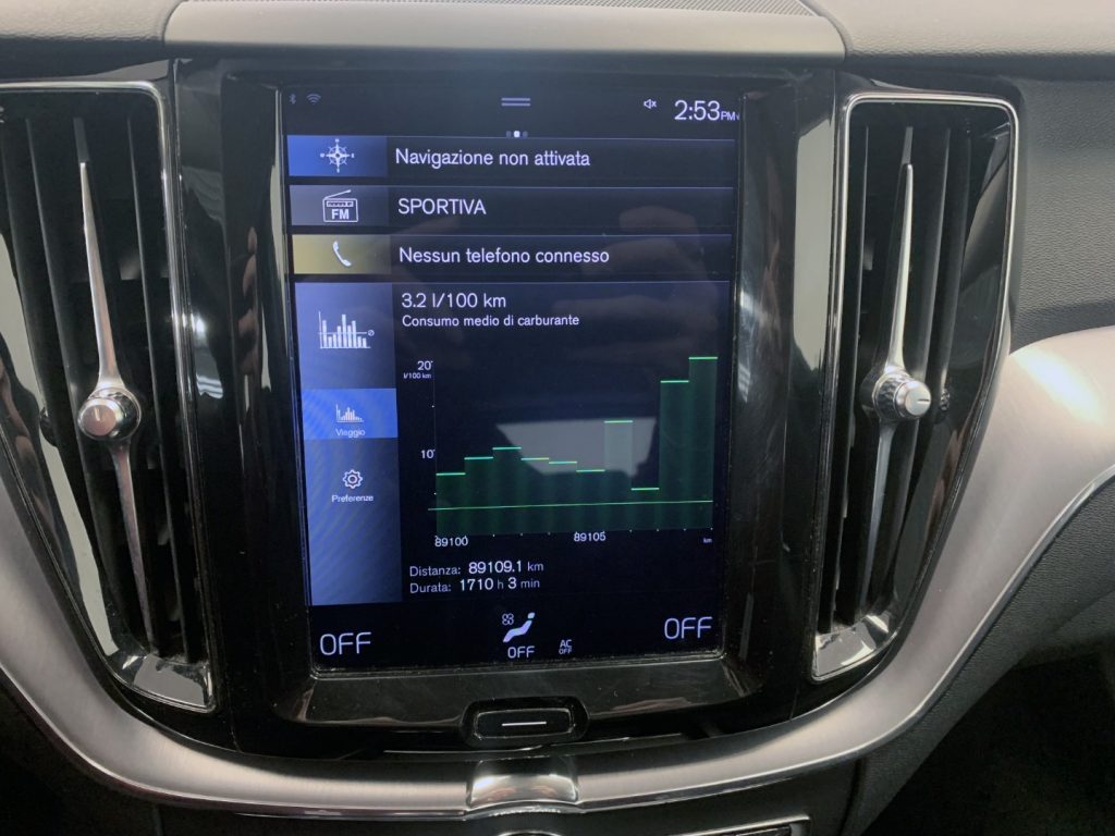 VOLVO XC60 D4 Momentum - 18