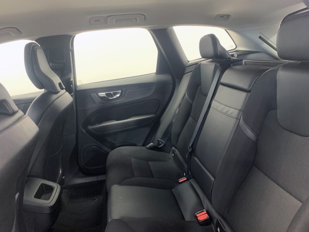 VOLVO XC60 D4 Momentum - 20