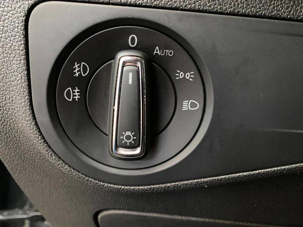 VOLKSWAGEN Tiguan TSI Business - 20