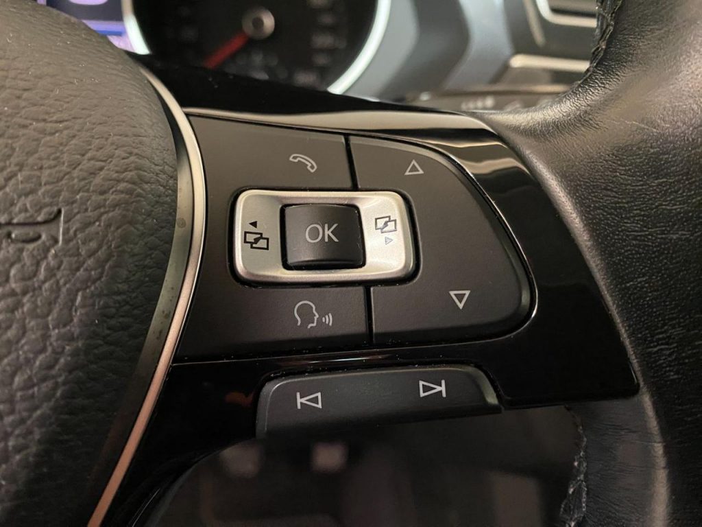 VOLKSWAGEN Tiguan TSI Business - 22