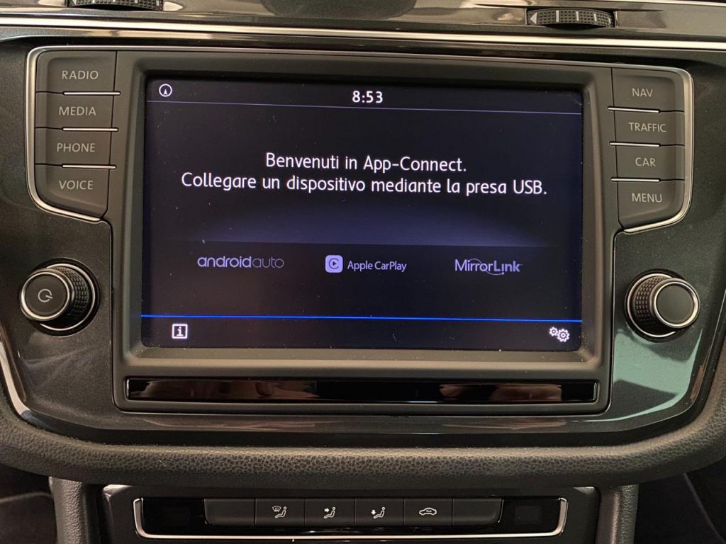 VOLKSWAGEN Tiguan TSI Business - 24
