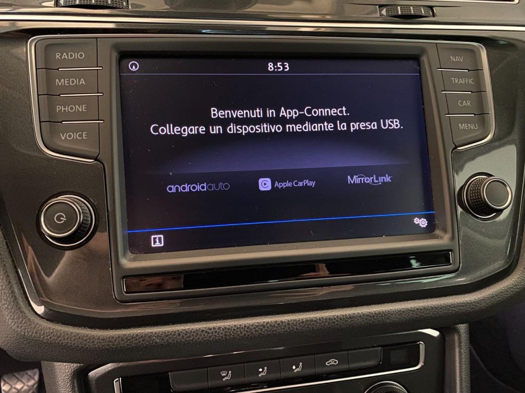 VOLKSWAGEN Tiguan TSI Business - 25