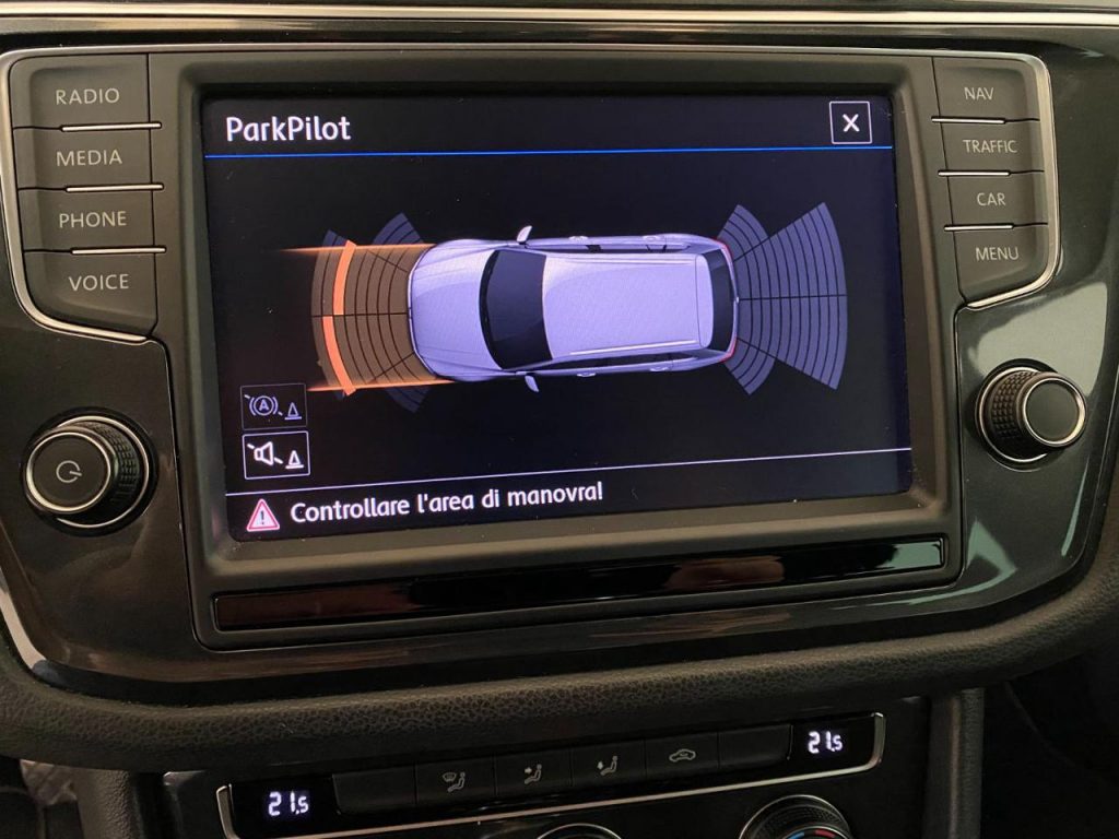 VOLKSWAGEN Tiguan TSI Business - 26