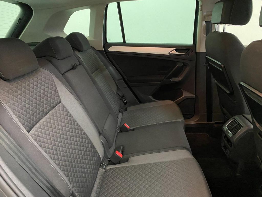 VOLKSWAGEN Tiguan TSI Business - 29