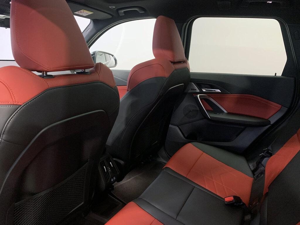 BMW iX1 xDrive30 Msport - 12