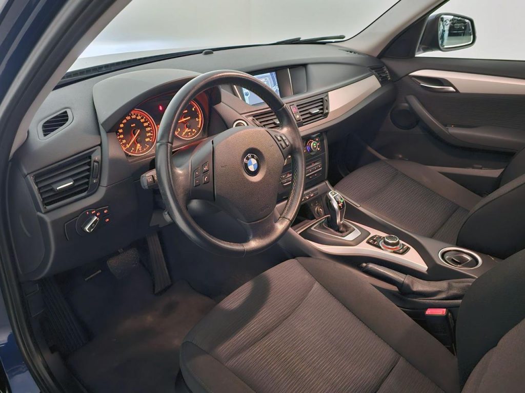BMW X1 xDrive18d - 8