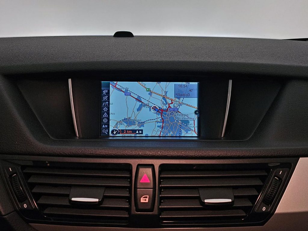 BMW X1 xDrive18d - 10