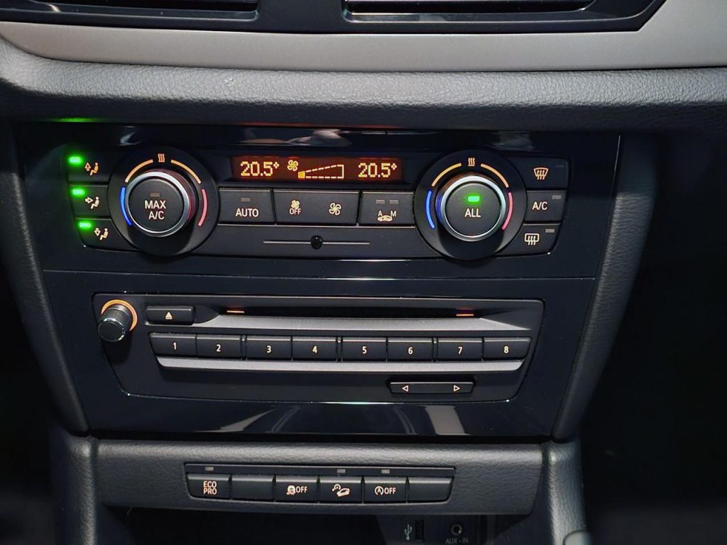 BMW X1 xDrive18d - 11