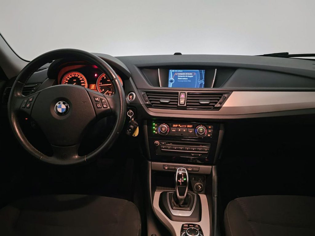 BMW X1 xDrive18d - 22