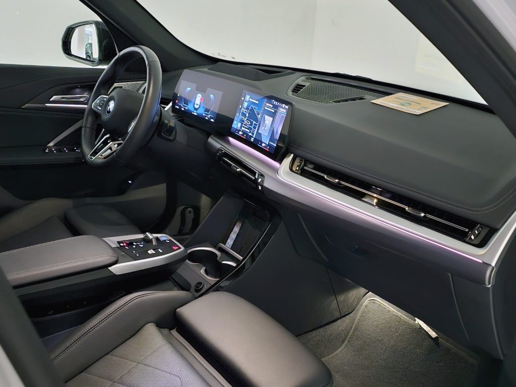 BMW iX1 xDrive30 Msport - 12