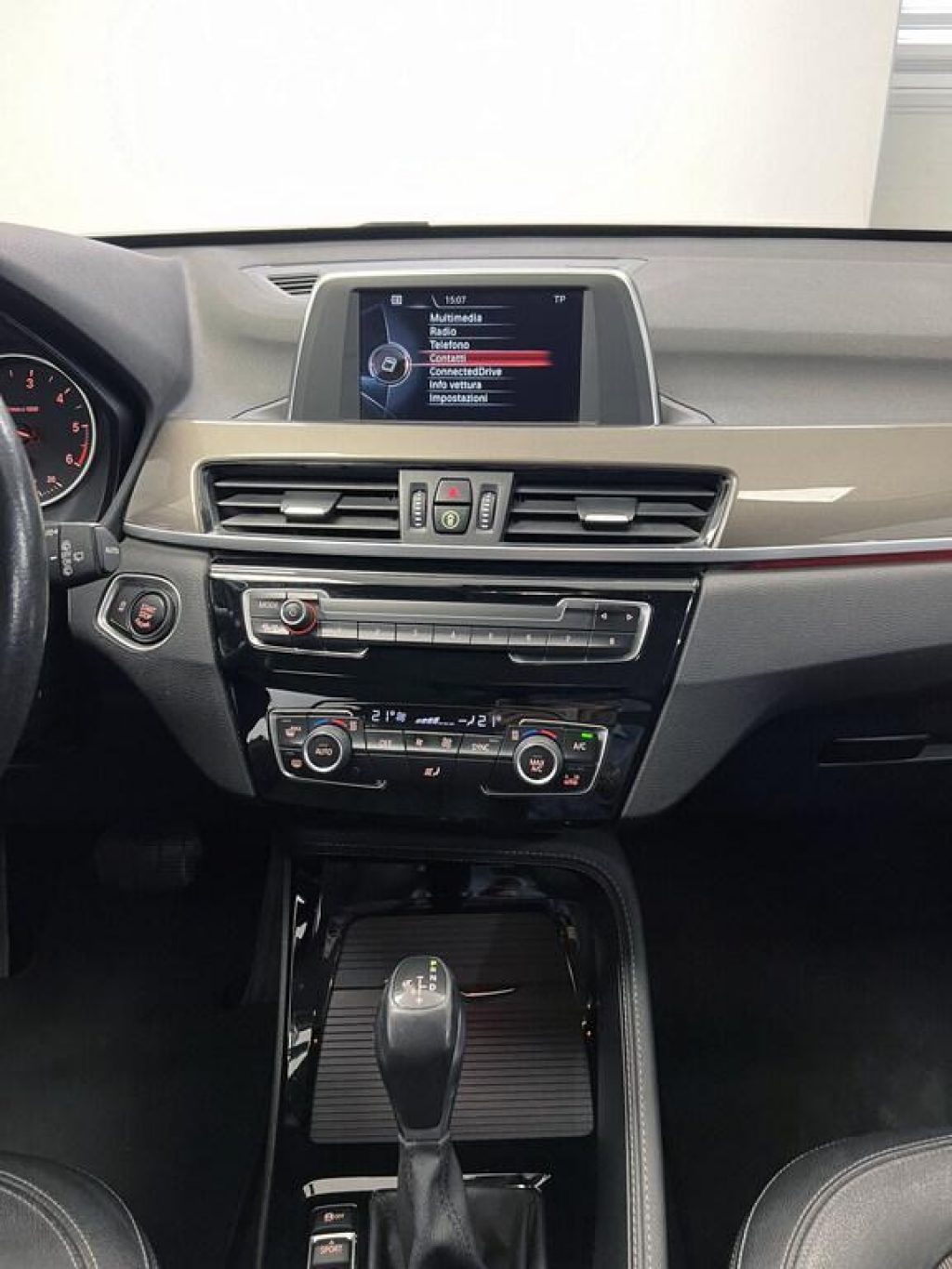 BMW X1 sDrive18d xLine - 8