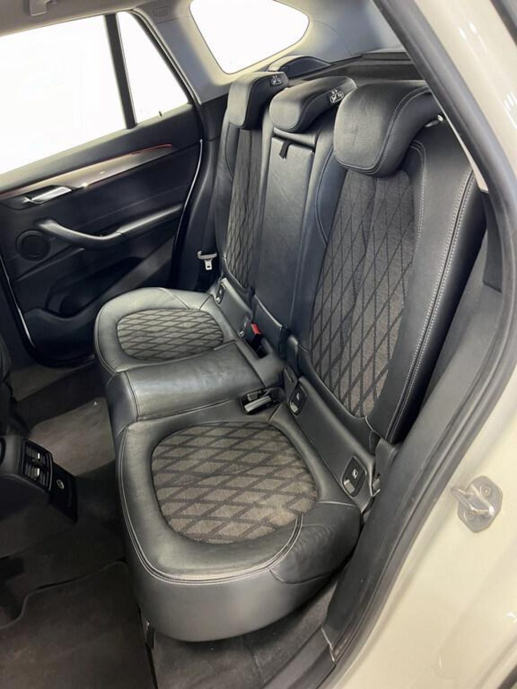 BMW X1 sDrive18d xLine - 12