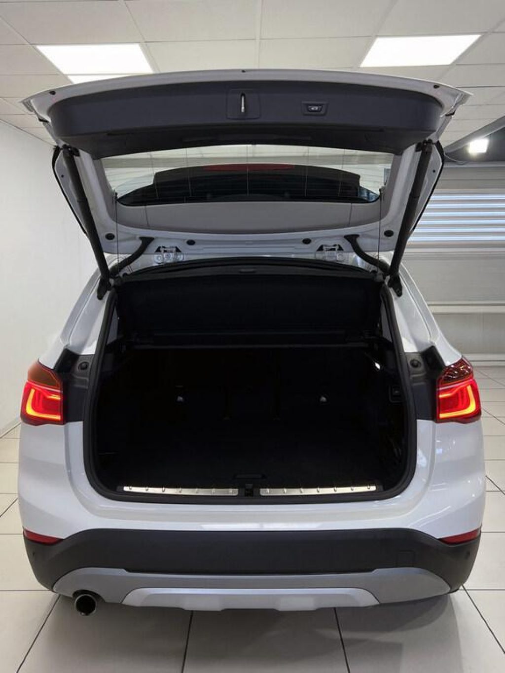BMW X1 sDrive18d xLine - 13