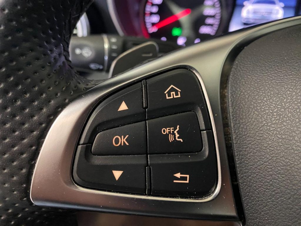 MERCEDES-BENZ C 220 d S.W. Auto Premium - 17