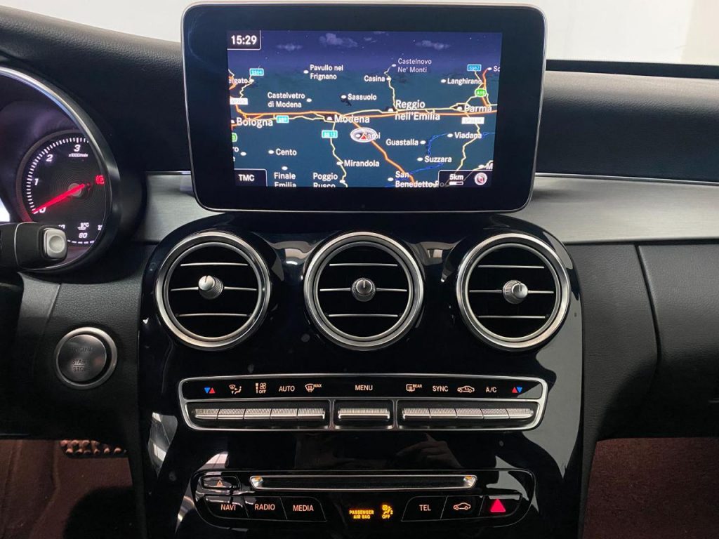 MERCEDES-BENZ C 220 d S.W. Auto Premium - 23