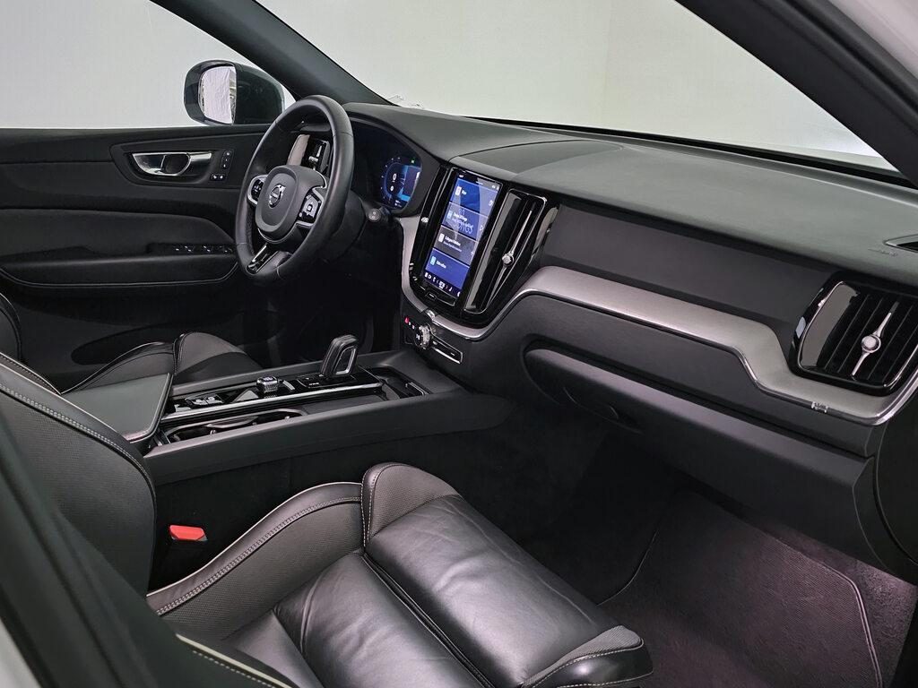 VOLVO XC60 B4 (d) automatico Plus Dark - 11