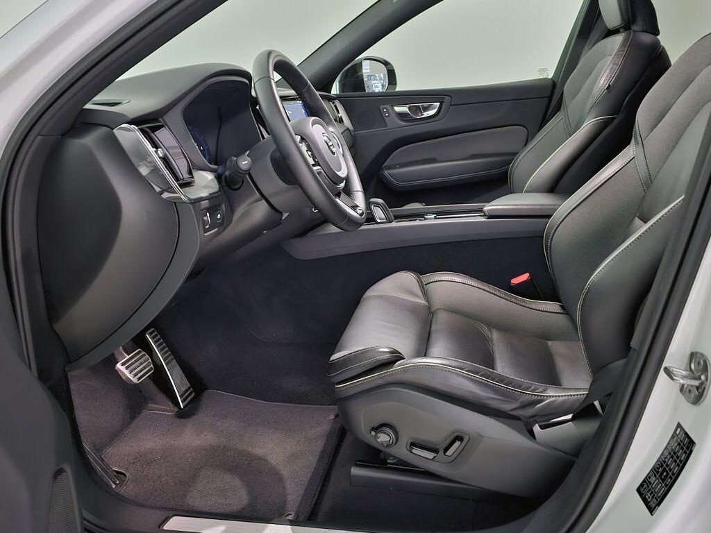 VOLVO XC60 B4 (d) automatico Plus Dark - 13