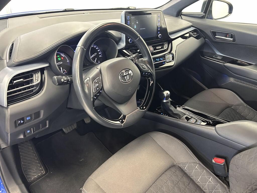 TOYOTA C-HR More Business e-cvt - 6
