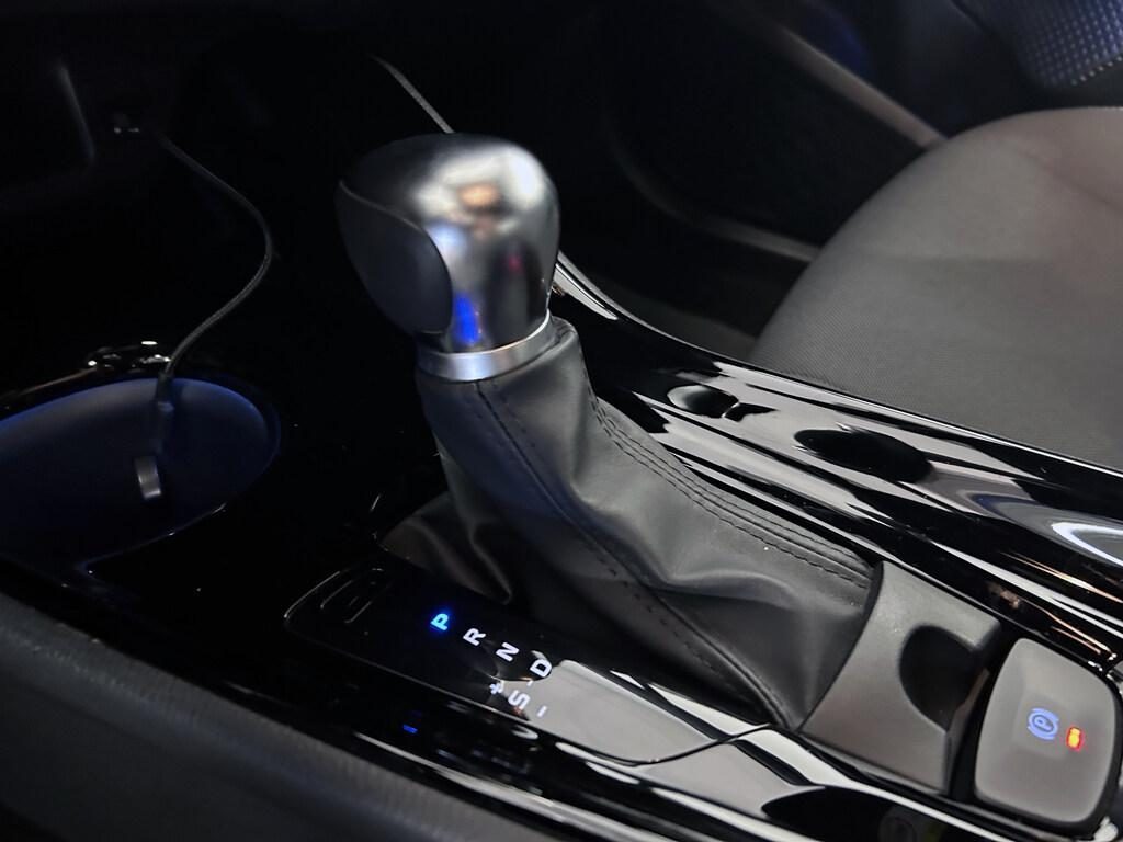 TOYOTA C-HR More Business e-cvt - 9