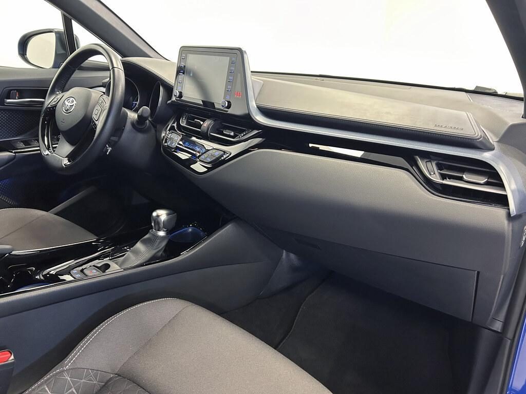 TOYOTA C-HR More Business e-cvt - 10